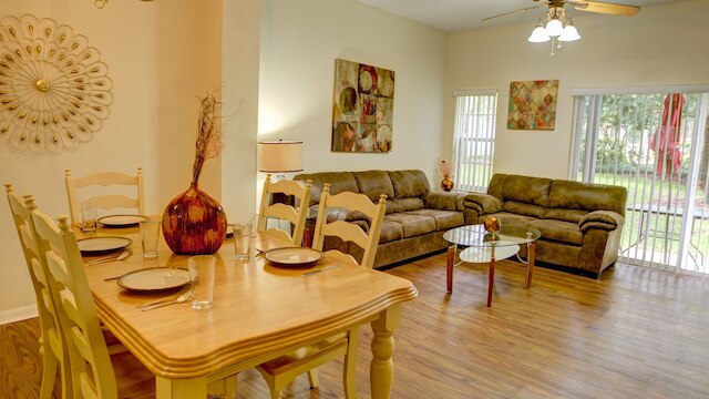 ノリッチ タウンホーム アット エメラルド アイランド