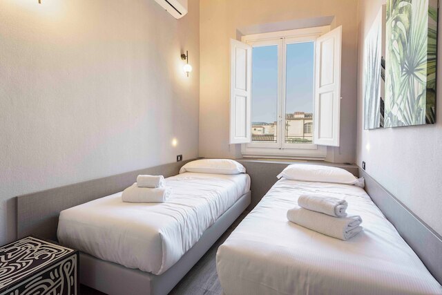 ジリオ ディ フィレンツェ バイ メガ