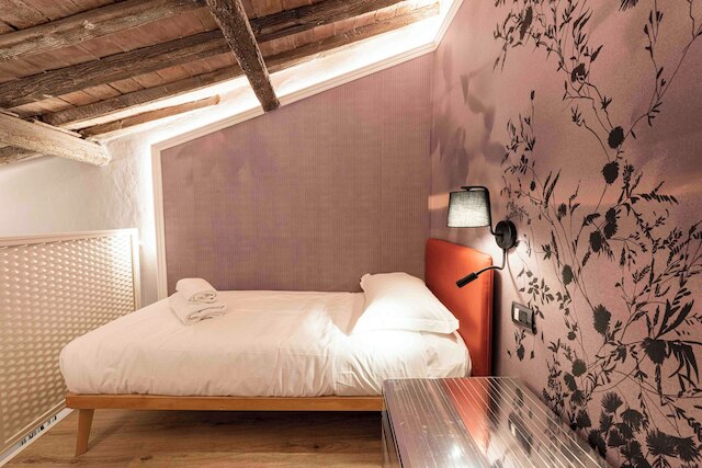 ジリオ ディ フィレンツェ バイ メガ