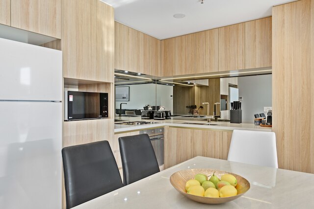 フル ダーリング ハーバー ビュー ラグジュアリー 2 ベッドルーム アパートメント