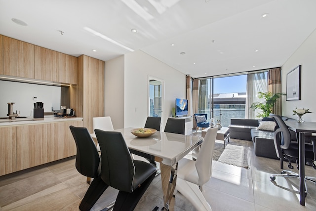 フル ダーリング ハーバー ビュー ラグジュアリー 2 ベッドルーム アパートメント