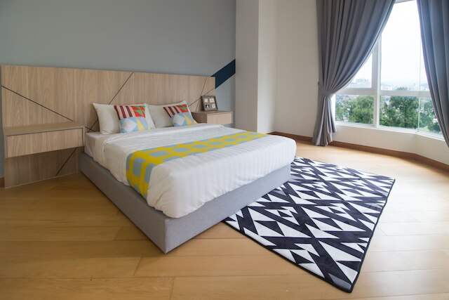 OYO ホーム 501、豪華なベッドルーム 1 室、クレスタ コンドミニアム