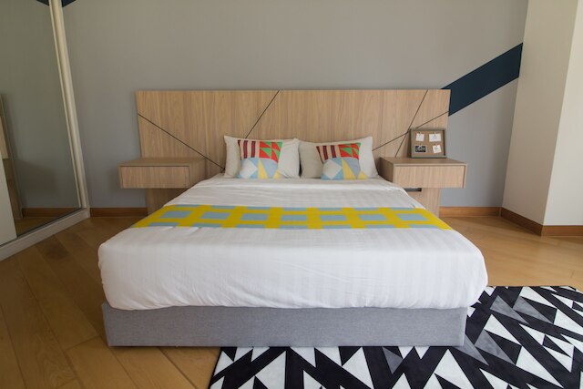 OYO ホーム 501、豪華なベッドルーム 1 室、クレスタ コンドミニアム