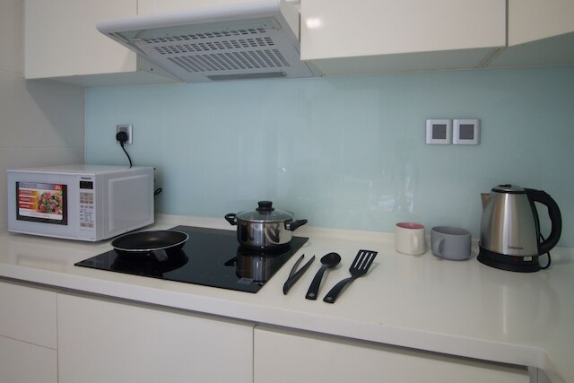 OYO ホーム 501、豪華なベッドルーム 1 室、クレスタ コンドミニアム