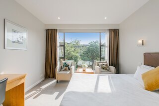 ブルバード ホテル