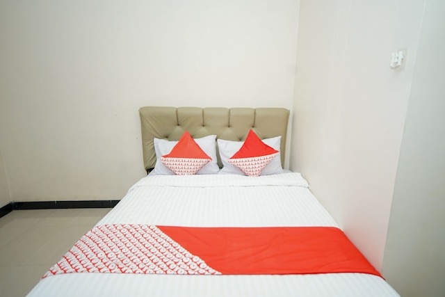 OYO 247 ウィスマ ムルデカ シャーリア