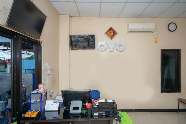 OYO 247 ウィスマ ムルデカ シャーリア