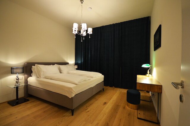 ラグジュアリー レジデンス ニア パーラメント