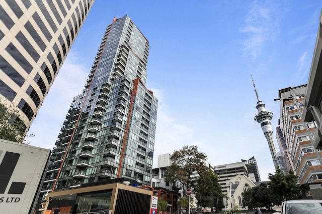 サン キスド アパートメント