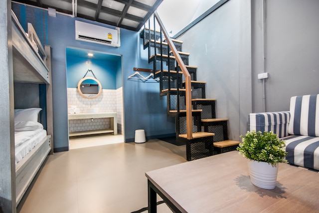 ミミ アンド ジム コーリビング スペース