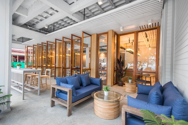 ミミ アンド ジム コーリビング スペース