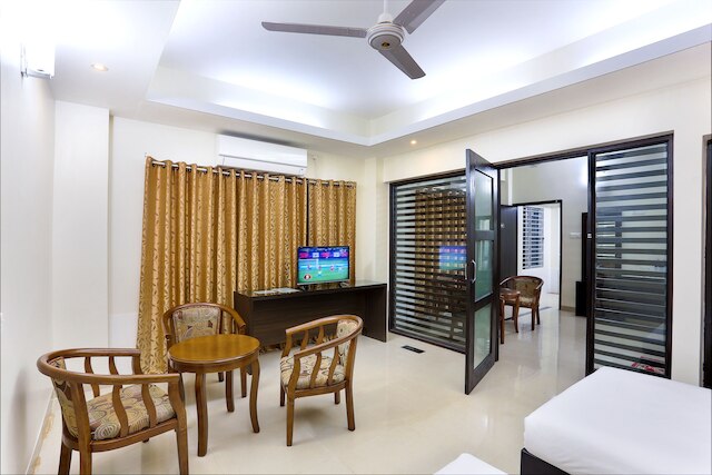 ホテル ホーリー ゲイト