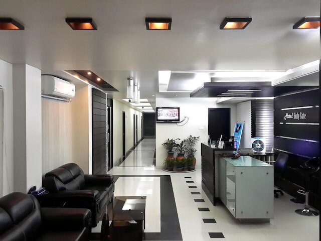 ホテル ホーリー ゲイト