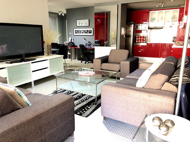 シドニー CBD 2 ベッドルーム アパートメント ウィズ バルコニー