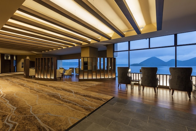 ザ レイクスイート 湖の栖