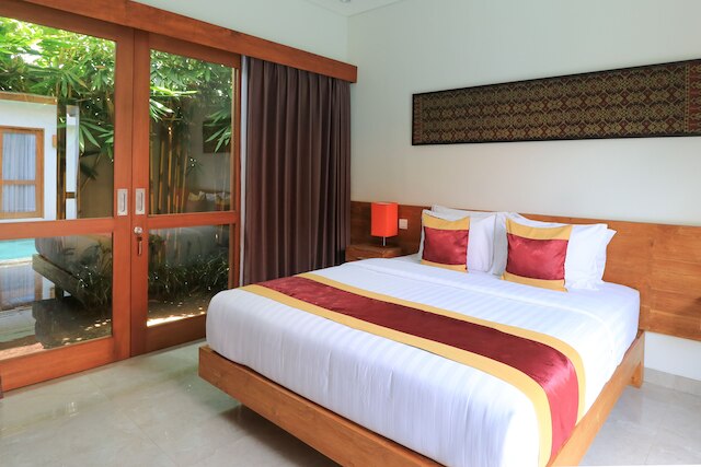 メラ ヴィラズ ジンバラン