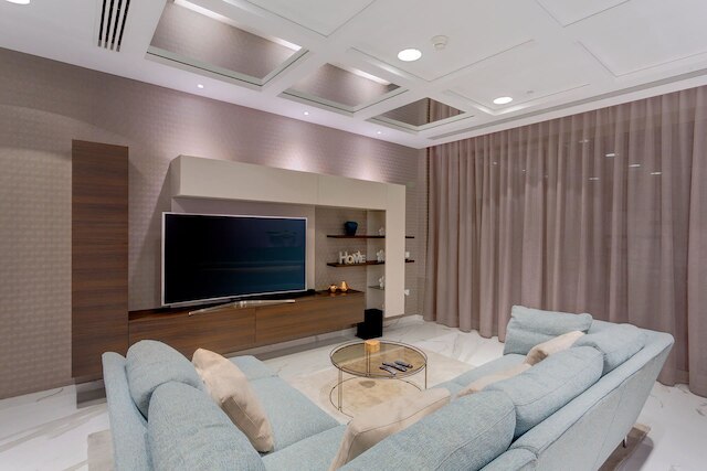 ティニエ ポイントにある高級感あふれるアパート、素晴らしい海の眺望あり