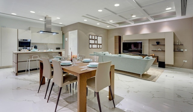 ティニエ ポイントにある高級感あふれるアパート、素晴らしい海の眺望あり