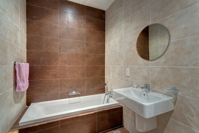 絶好の立地にあるモダンなアパート、ファミリーに最適