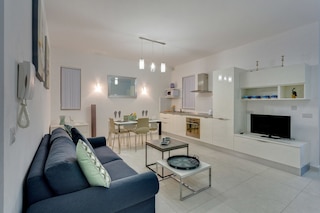 絶好の立地にあるモダンなアパート、ファミリーに最適