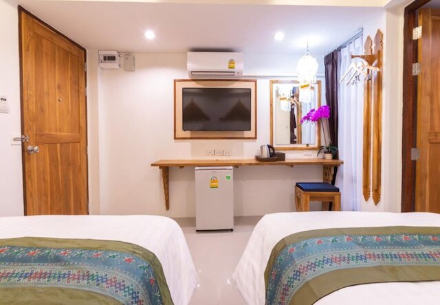 アヌマット プレミアム バジェット ホテル