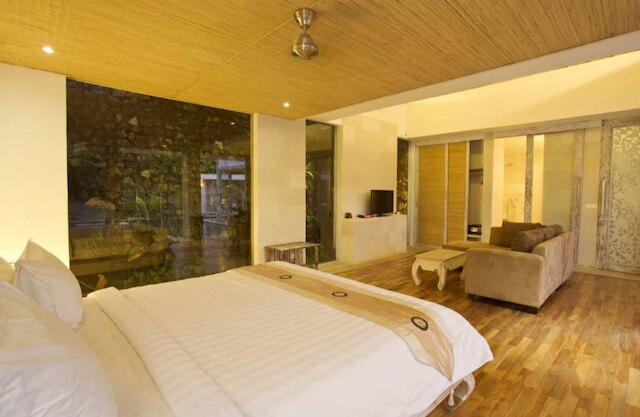 サンセット パラダイス ヴィラ ウルワツ