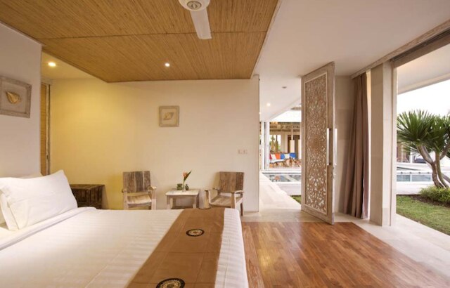 サンセット パラダイス ヴィラ ウルワツ