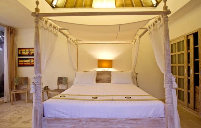 サンセット パラダイス ヴィラ ウルワツ