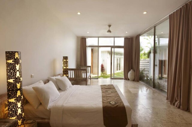 サンセット パラダイス ヴィラ ウルワツ