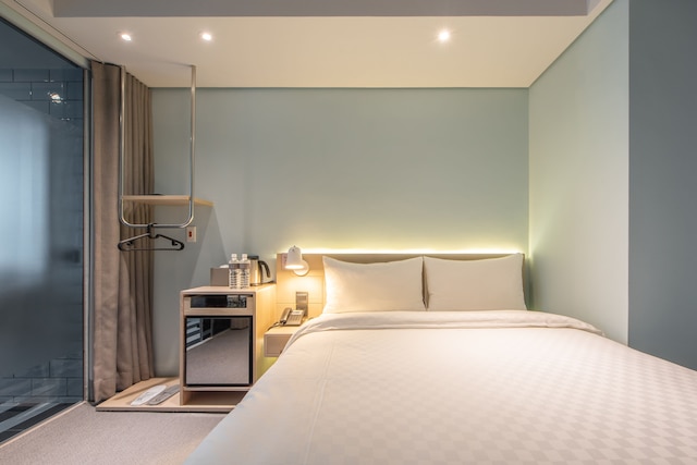 ホテル ランブル (城市漫遊行旅)