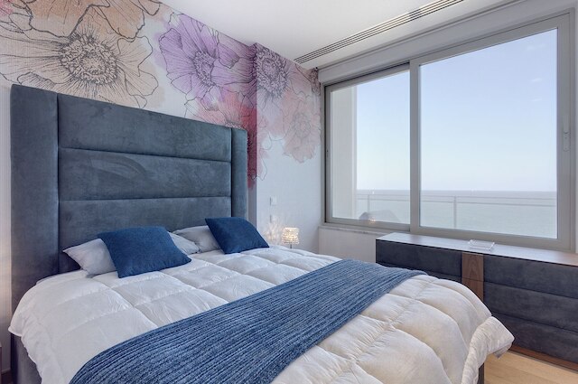 ティニエ ポイントにある高級アパート、海の景色、プールあり