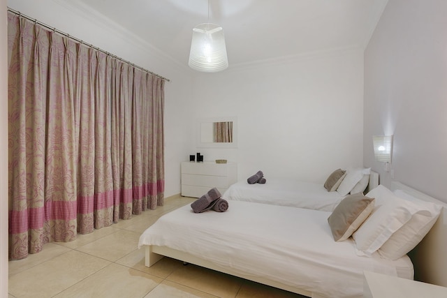 絶好の立地にある高級アパート、横から見える海の景色、プールあり