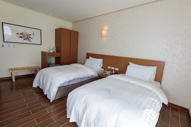 フットプリント イン (兩腳詩集概念旅館)