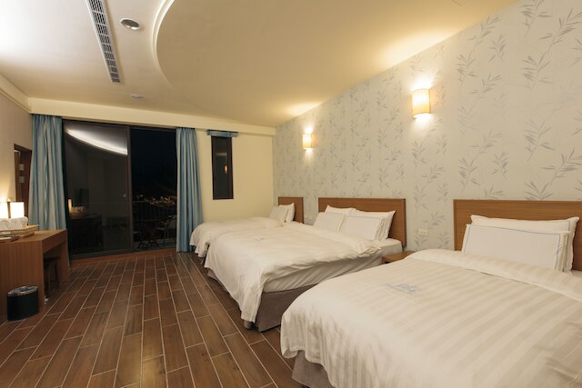 フットプリント イン (兩腳詩集概念旅館)