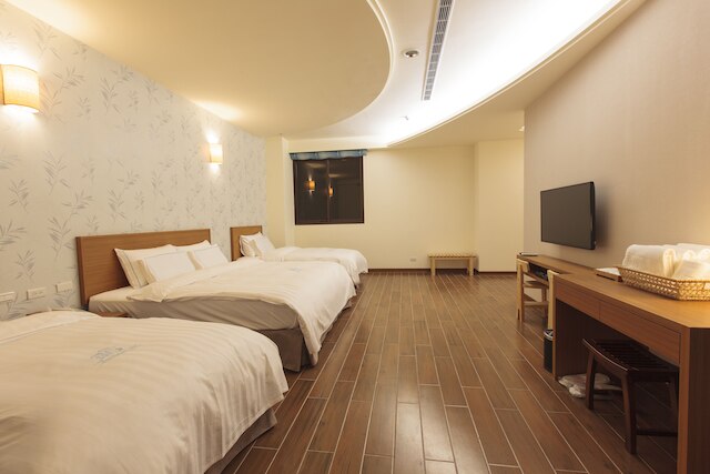 フットプリント イン (兩腳詩集概念旅館)