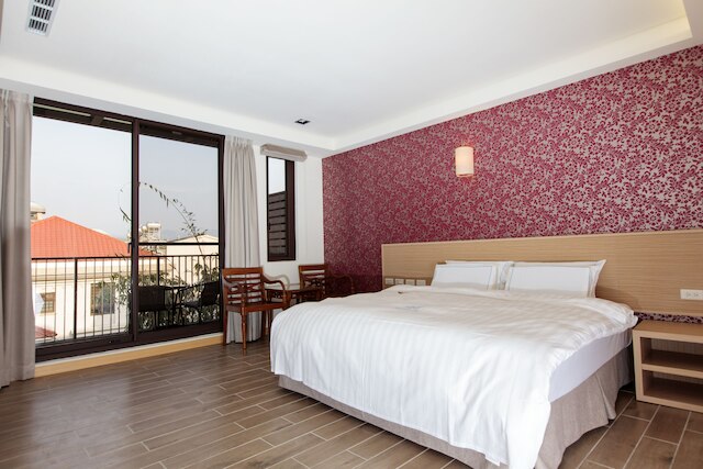 フットプリント イン (兩腳詩集概念旅館)