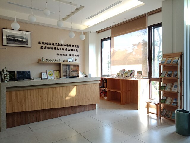 フットプリント イン (兩腳詩集概念旅館)