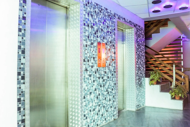 レッドドアーズ プラス ニア UV マンダウエ セブ