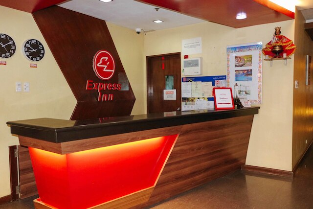 レッドドアーズ @ MJ クエンコ アベニュー セブ