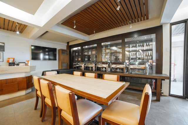 レッドドアーズ プラス ニア ナイア エクスプレスウェイ