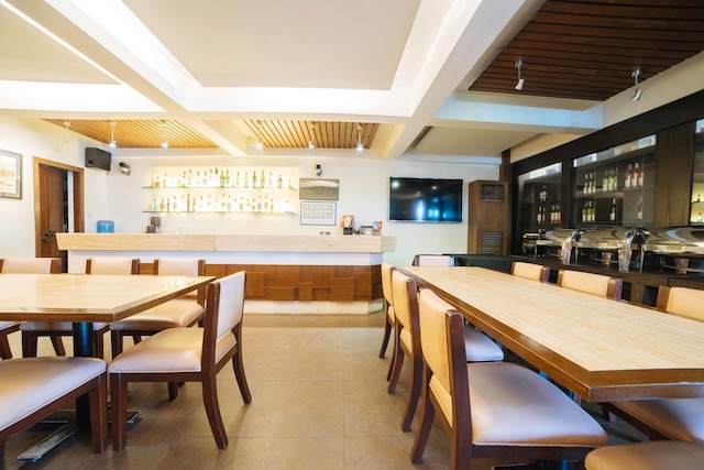 レッドドアーズ プラス ニア ナイア エクスプレスウェイ