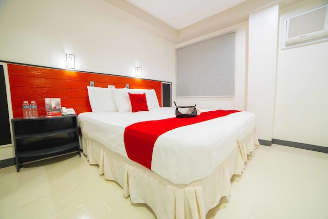 レッドドアーズ プラス ニア サン ペドロ カシードラル