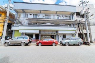 レッドドアーズ プラス ニア サン ペドロ カシードラル