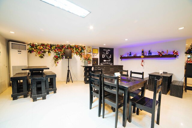 レッドドアーズ プラス ニア サン ペドロ カシードラル