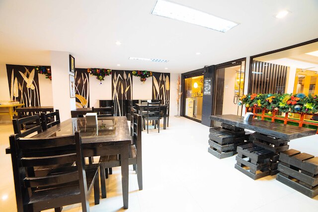 レッドドアーズ プラス ニア サン ペドロ カシードラル