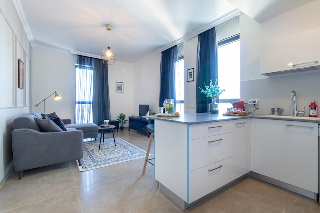 J タワー - イスレンタルズ