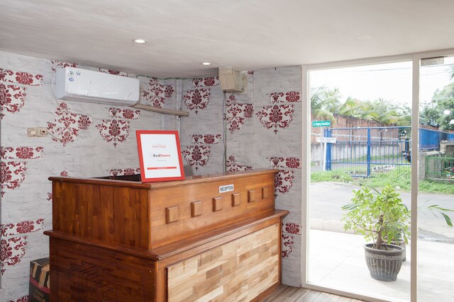 レッドドアーズ ニア ペラブハン タンジュン ペラク 2 スラバヤ