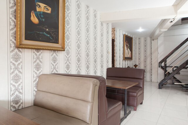 レッドドアーズ ニア ペラブハン タンジュン ペラク 2 スラバヤ