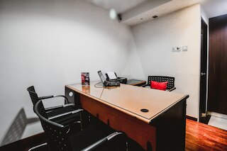 レッドドアーズ ニア ケボン ジェルク ジャカルタ