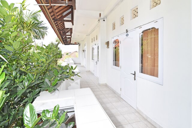 レッドドアーズ アット ジャラン ガトット スブロト デンパサール